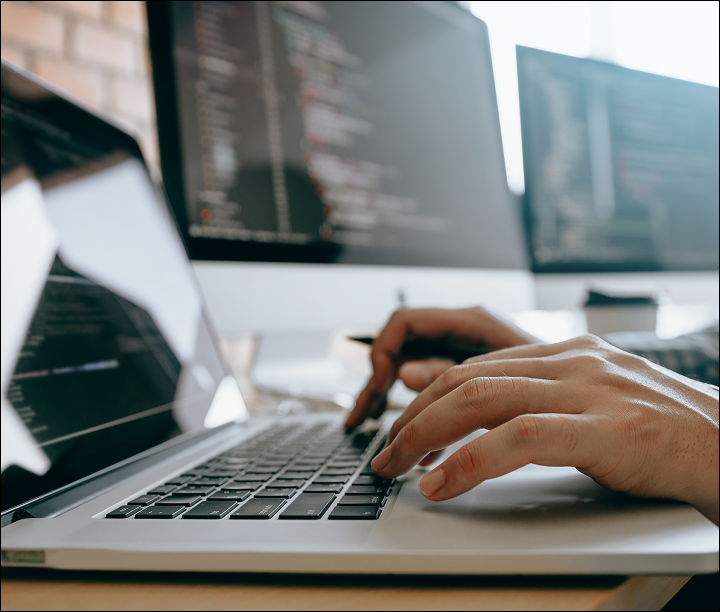 Optimizing VMware migration and operational consistency on AWS